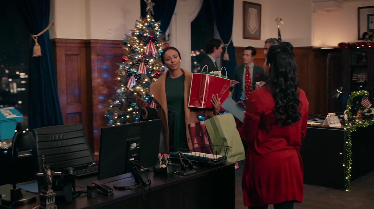 VampireDiariesWorld-dot-nl_OperationChristmasDrop0368.jpg