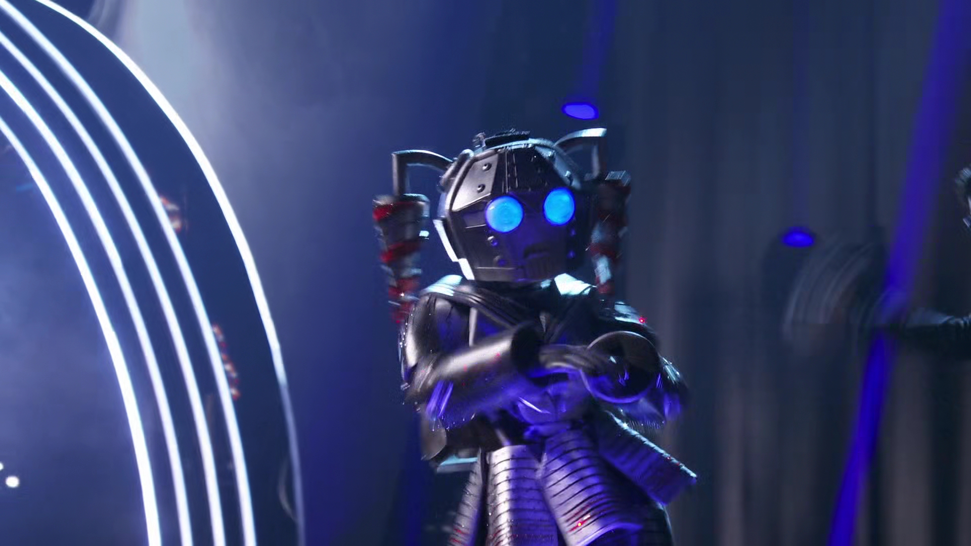 VampireDiariesWorld-MaskedSinger8x04-0074.jpg