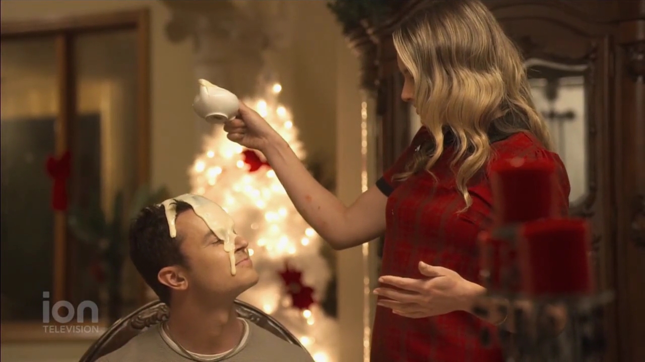 VampireDiariesWorld-dot-nl_ABeautyAndTheBeastChristmas1683.jpg
