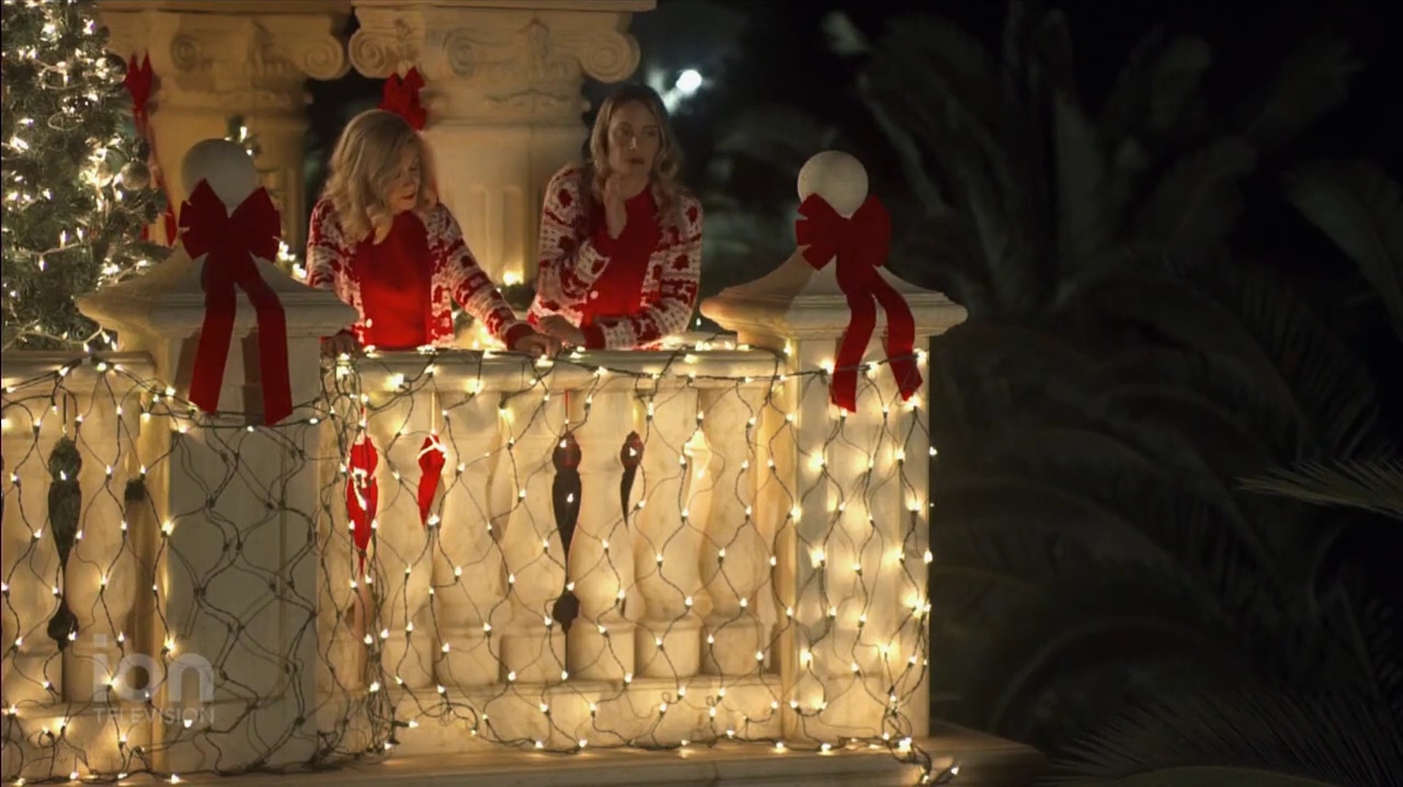 VampireDiariesWorld-dot-nl_ABeautyAndTheBeastChristmas3270.jpg