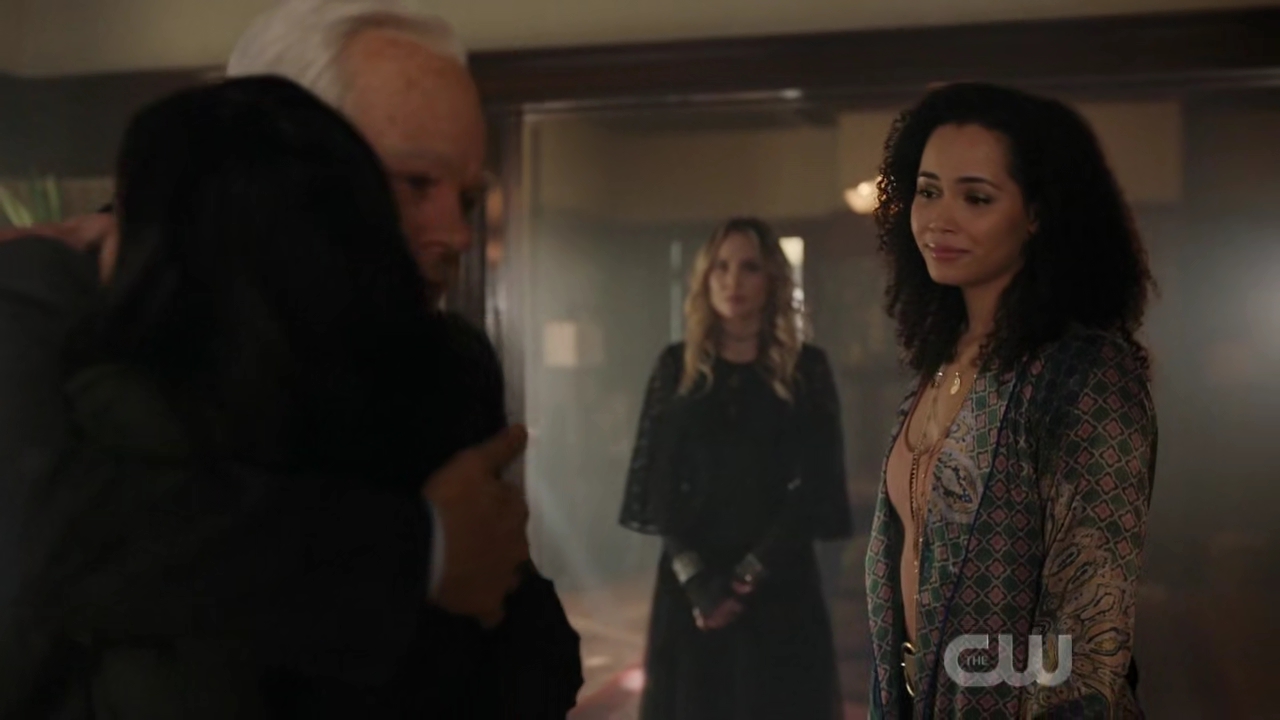 VampireDiariesWorld-dot-nl_Charmed1x17-0377.jpg