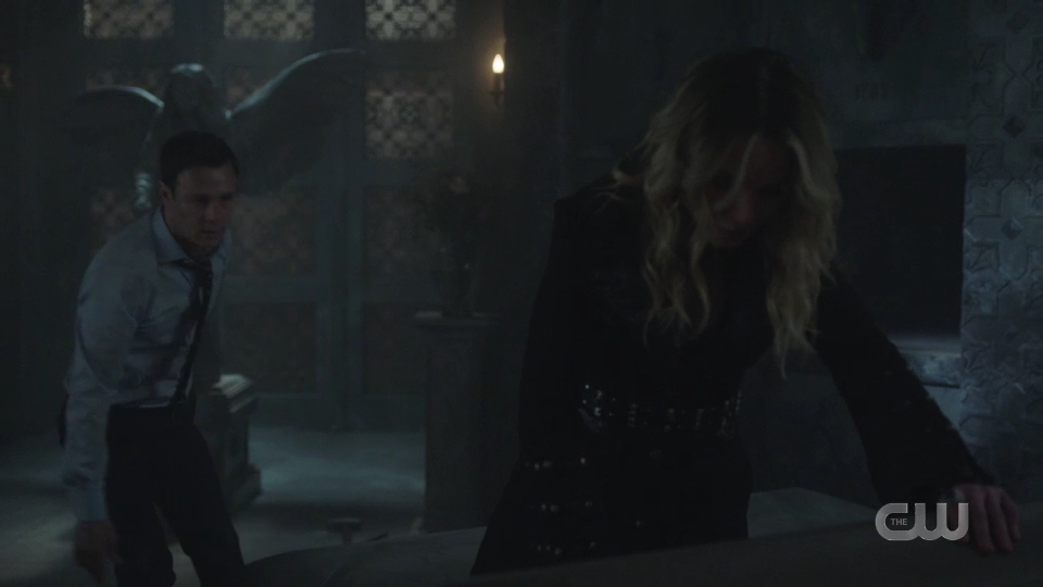 VampireDiariesWorld-dot-nl_Charmed1x19-0228.jpg