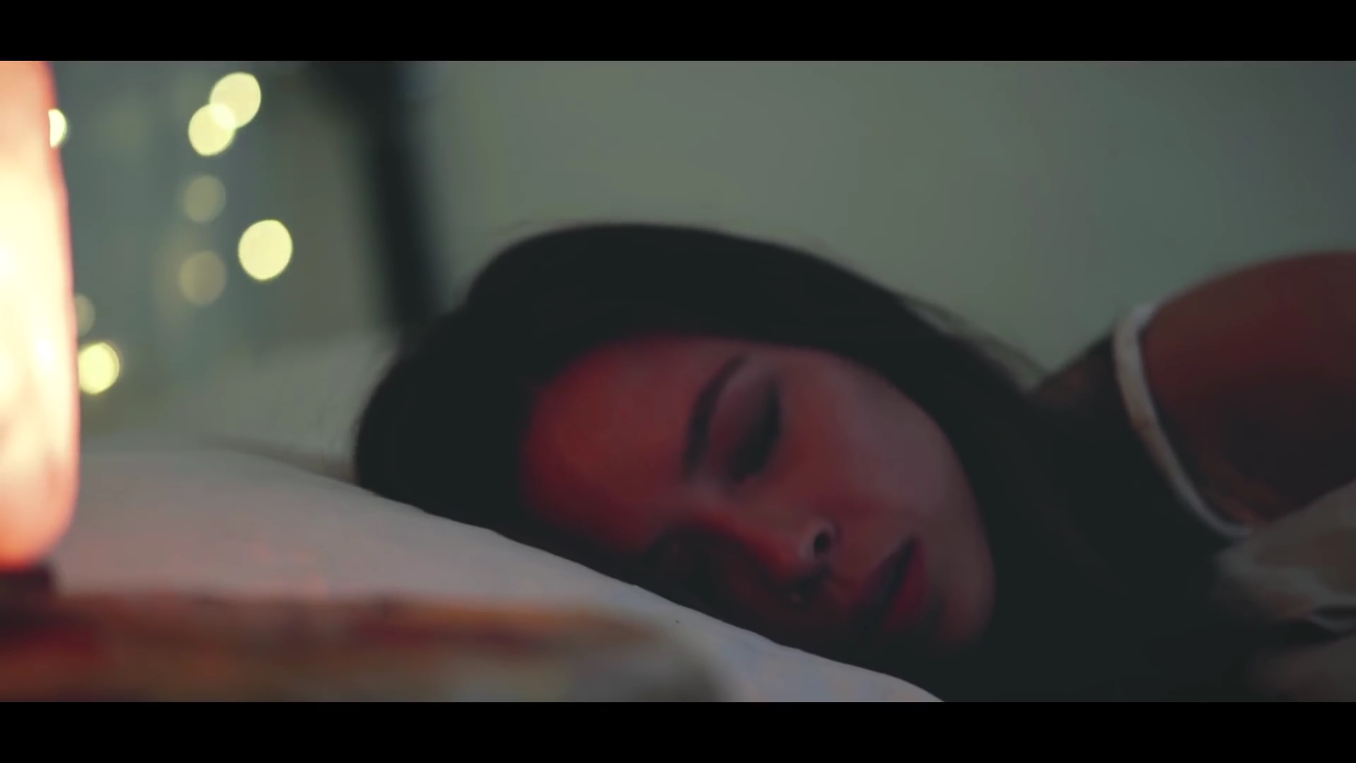 VampireDiariesWorld-dot-MeliseTryingToSleep0012.jpg