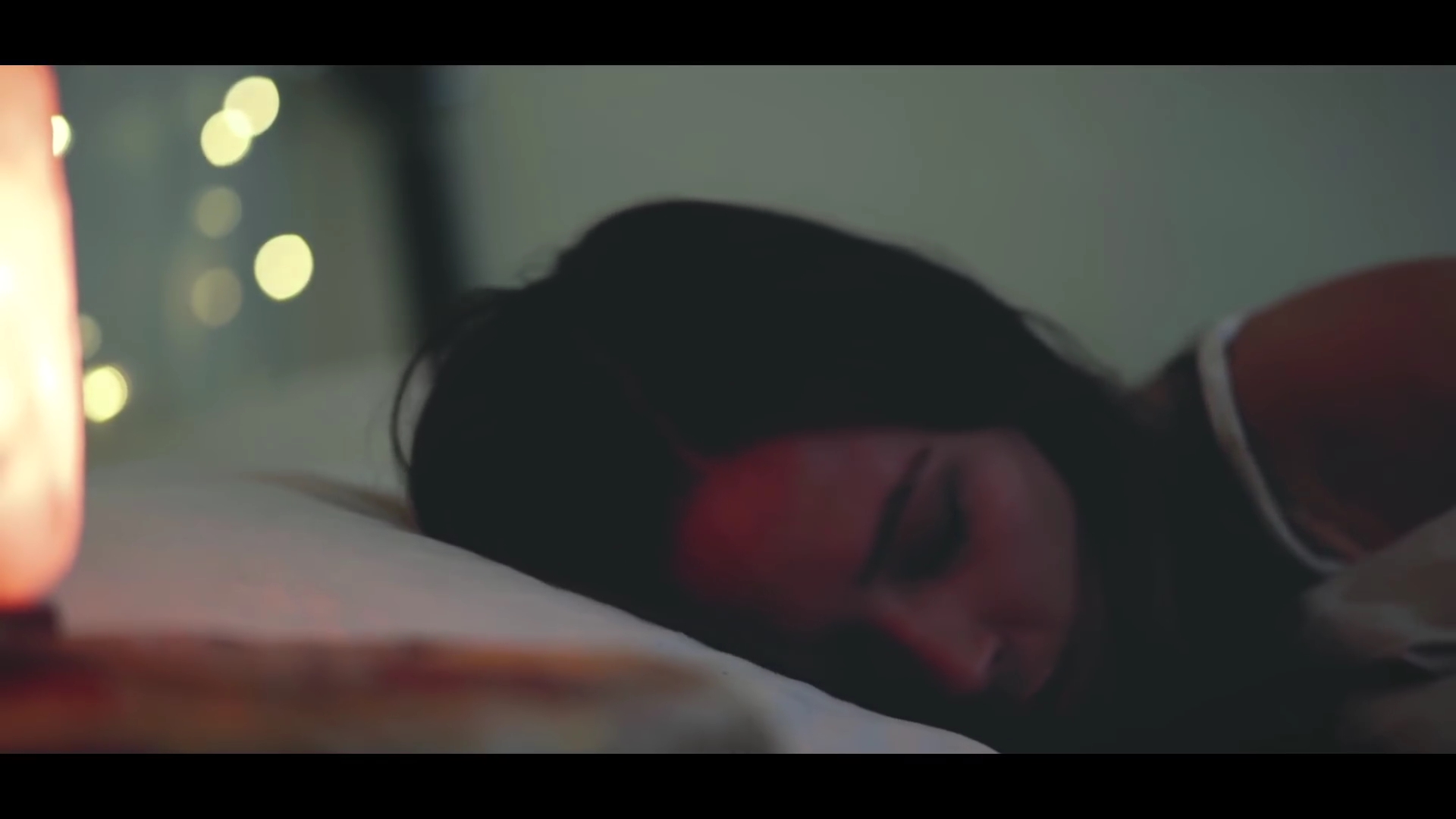 VampireDiariesWorld-dot-MeliseTryingToSleep0015.jpg