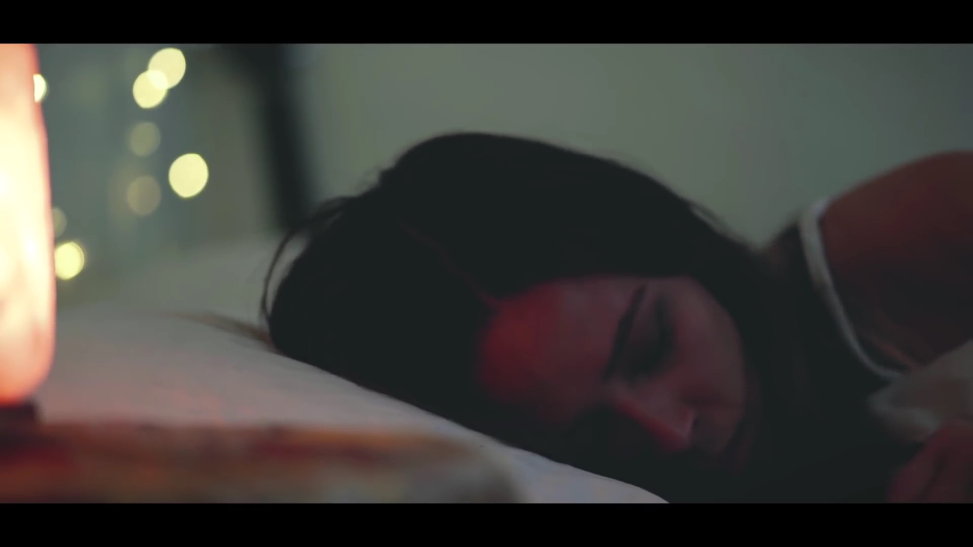 VampireDiariesWorld-dot-MeliseTryingToSleep0017.jpg