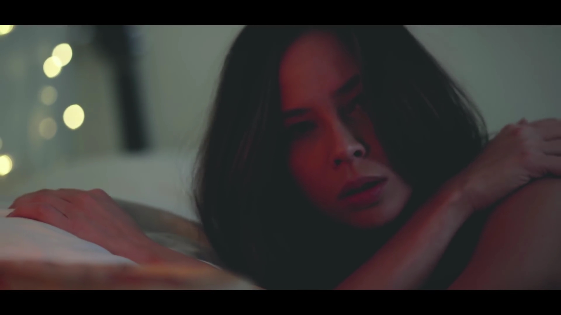 VampireDiariesWorld-dot-MeliseTryingToSleep0072.jpg