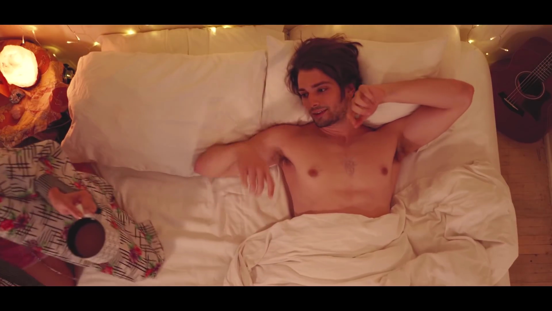 VampireDiariesWorld-dot-MeliseTryingToSleep0233.jpg