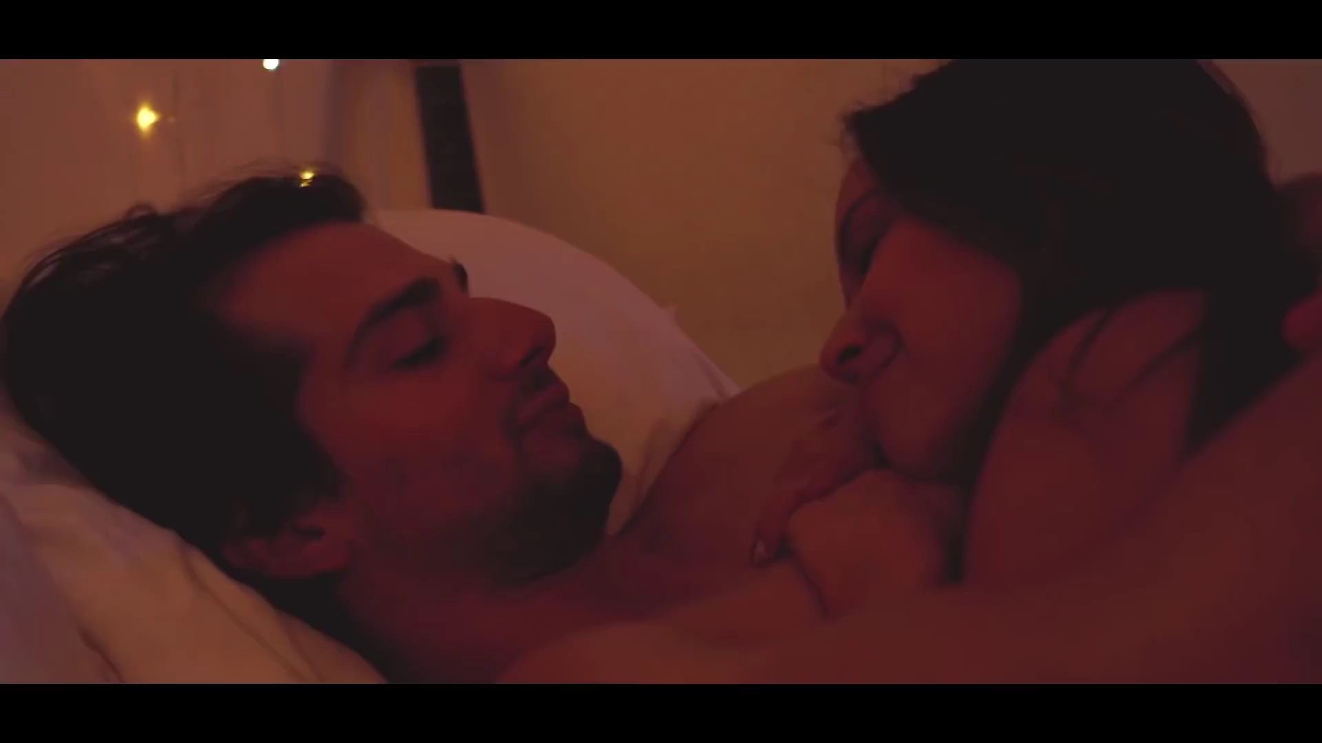 VampireDiariesWorld-dot-MeliseTryingToSleep0376.jpg