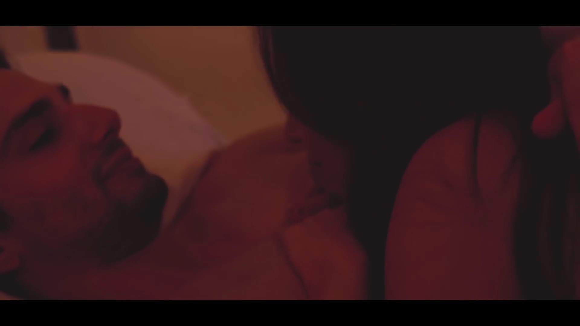 VampireDiariesWorld-dot-MeliseTryingToSleep0380.jpg