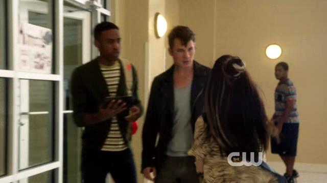 VampireDiariesWorld-dot-org_StarCrossedS01E04-1324.jpg