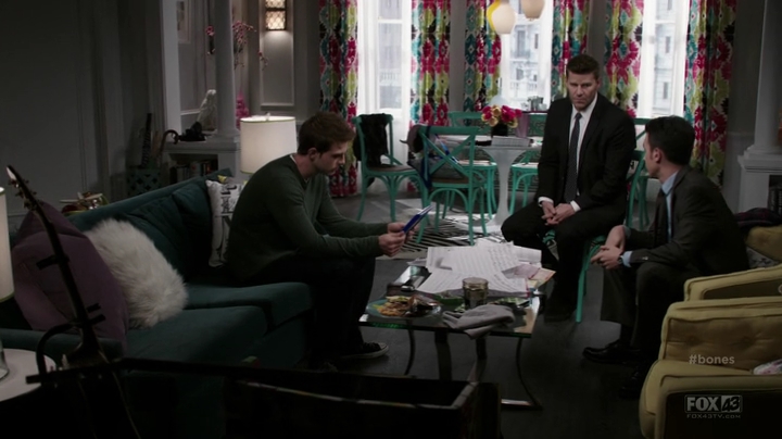 VampireDiariesWorld-dot-org_Bones10x120395.jpg VampireDiariesWorld-dot-org_Bones10x120395.jpg