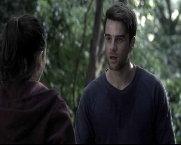 LucyHale-dot-nl_PrettyLittleLiars-4x22CoverForMe1443.jpg