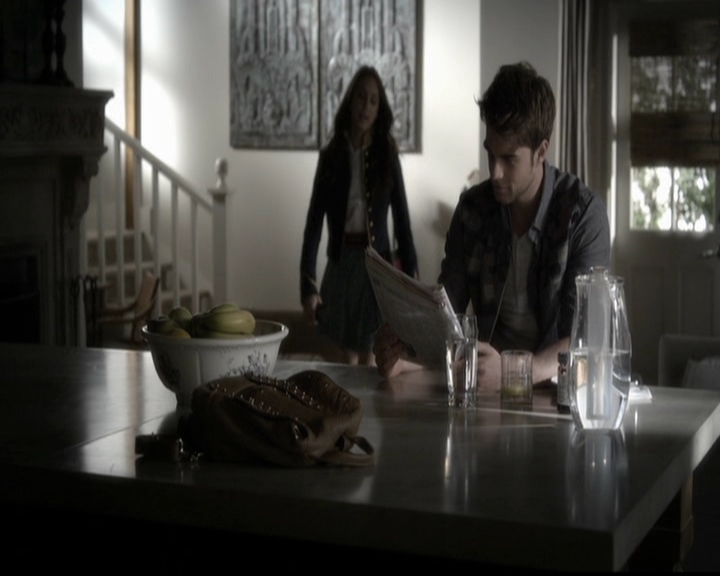 LucyHale-dot-nl_PrettyLittleLiars-4x23Unbridled0304.jpg