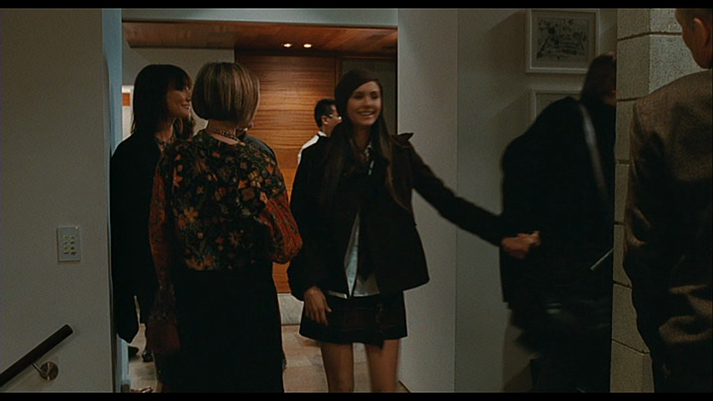 VampireDiariesWorld-dot-org_Chloe_Captures00007.png