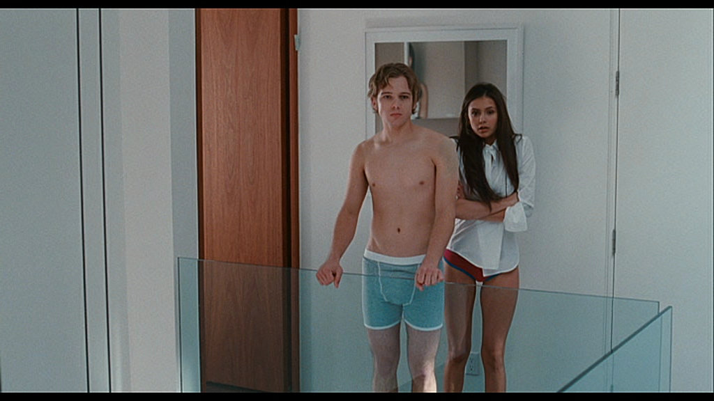 VampireDiariesWorld-dot-org_Chloe_Captures00030.png