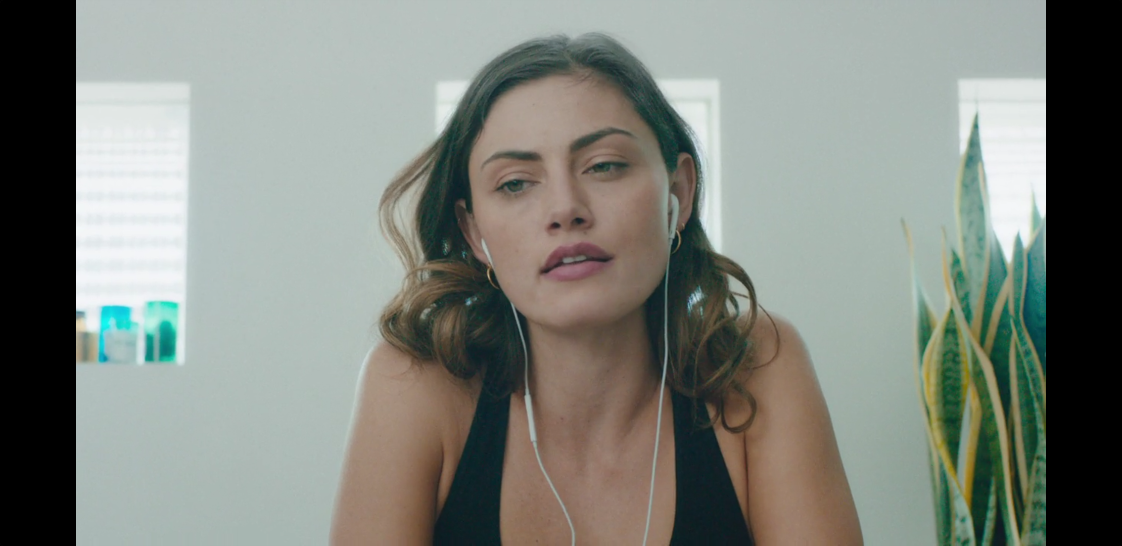 vampirediariesworld-dot-org_PillowTalk2x05-021.png