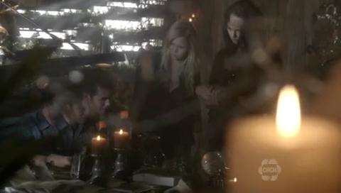 VampireDiariesWorld-dot-org_TheSecretCircle-S01E07-0837.jpg