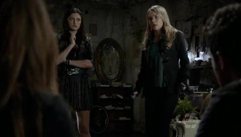 VampireDiariesWorld-dot-org_TheSecretCircle-S01E10-0633.jpg