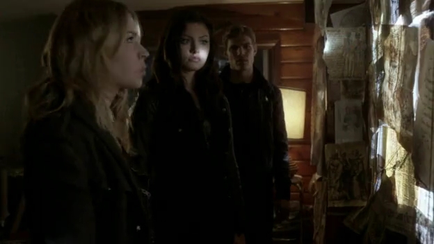 VampireDiariesWorld-dot-org_TheSecretCircle-S01E19-0519.jpg