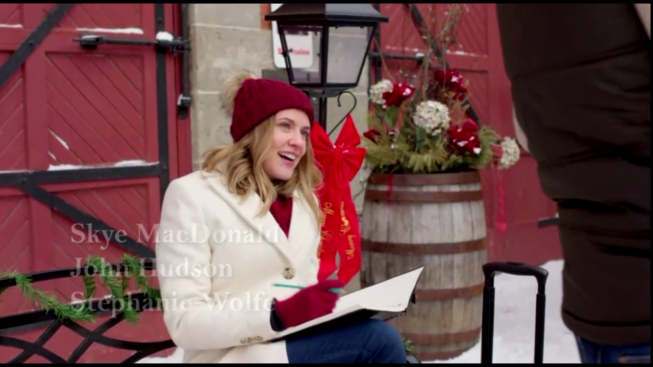 VampireDiariesWorld-CoupledUpForChristmas0047.jpg