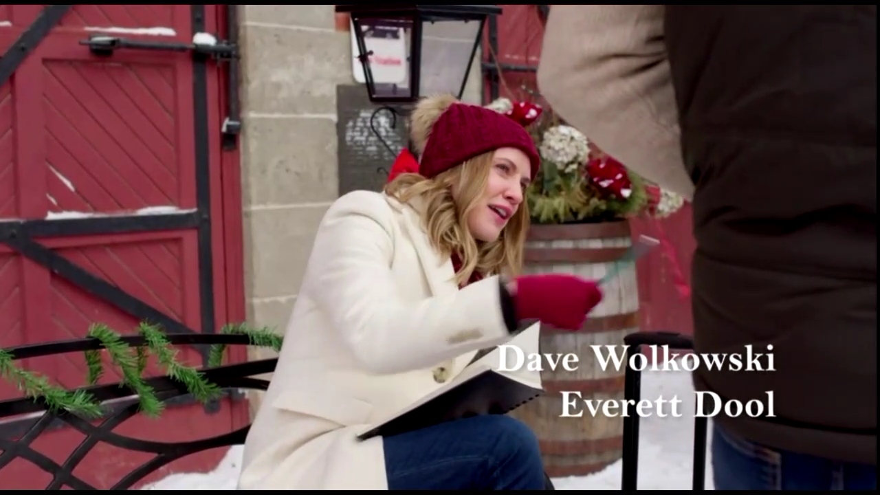 VampireDiariesWorld-CoupledUpForChristmas0049.jpg