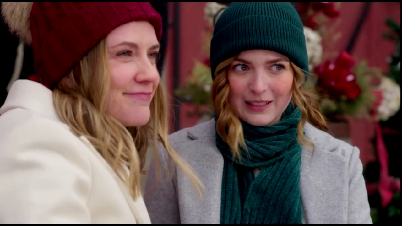VampireDiariesWorld-CoupledUpForChristmas0128.jpg