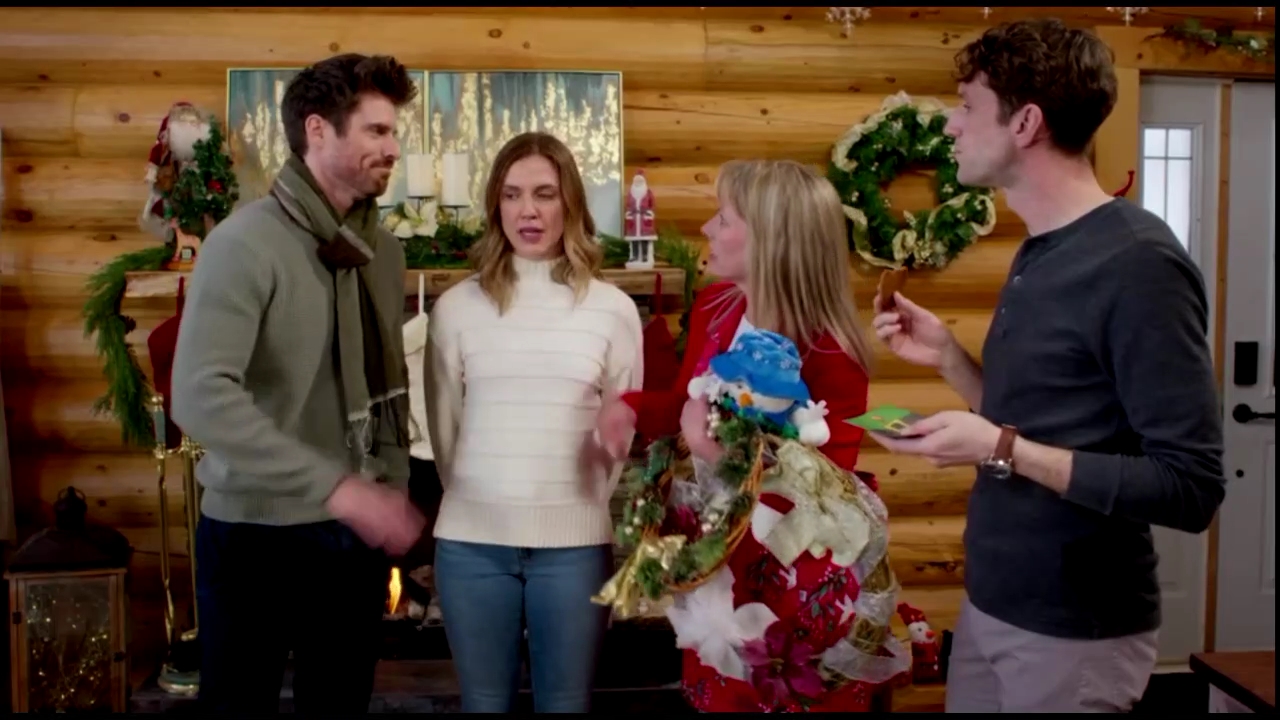 VampireDiariesWorld-CoupledUpForChristmas0859.jpg