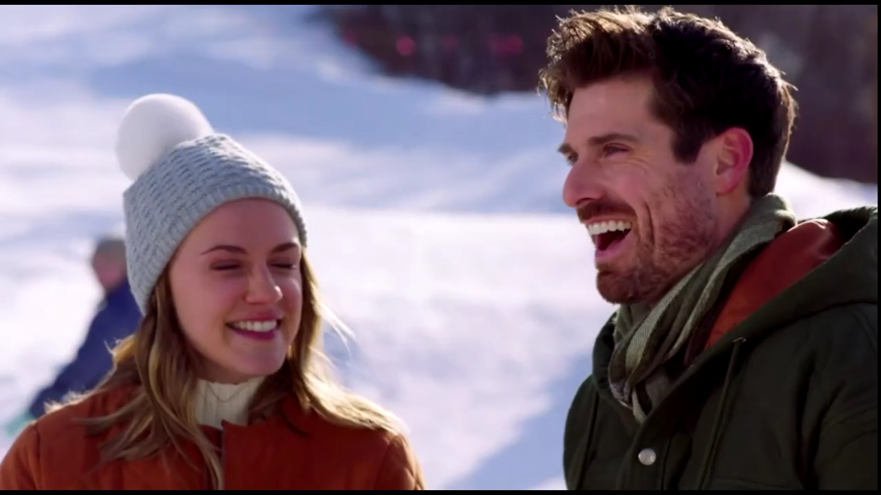 VampireDiariesWorld-CoupledUpForChristmas0962.jpg