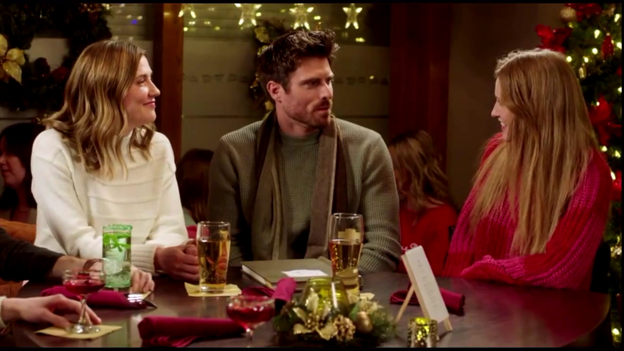 VampireDiariesWorld-CoupledUpForChristmas1988.jpg