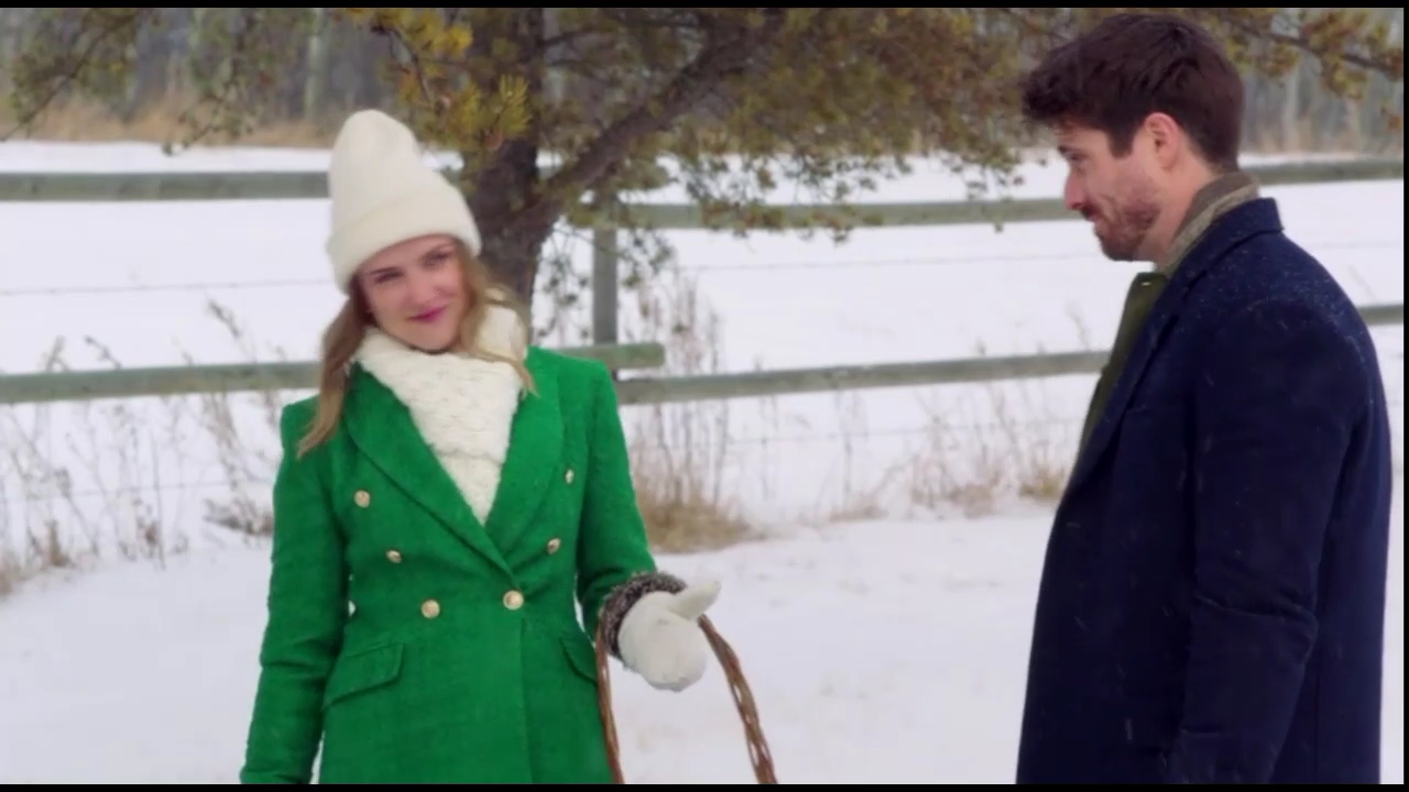 VampireDiariesWorld-CoupledUpForChristmas3525.jpg