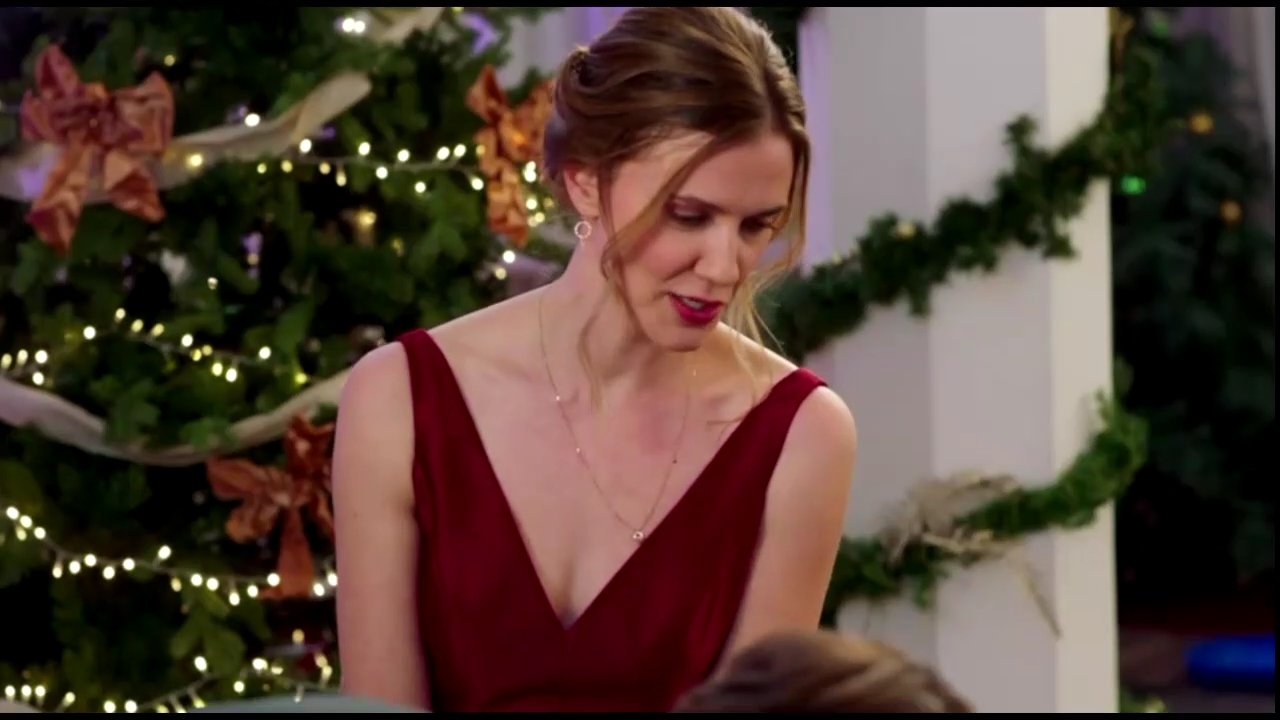 VampireDiariesWorld-CoupledUpForChristmas4824.jpg