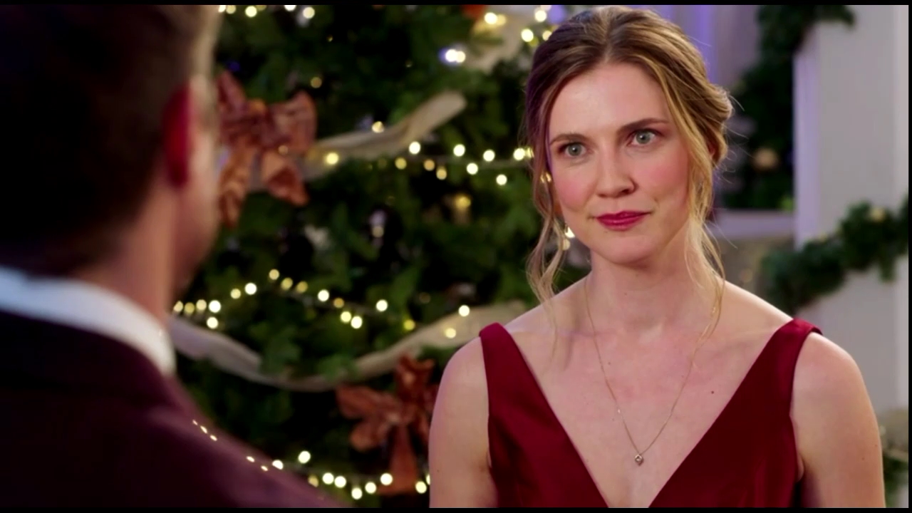 VampireDiariesWorld-CoupledUpForChristmas4847.jpg
