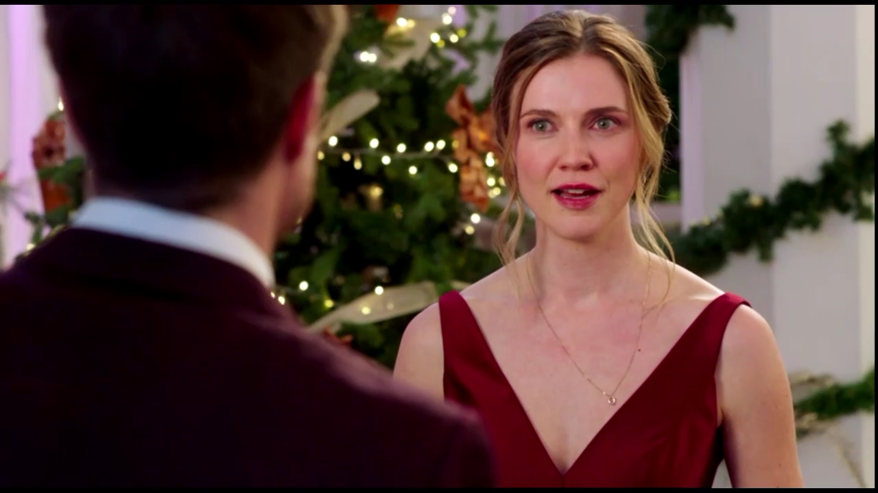 VampireDiariesWorld-CoupledUpForChristmas4859.jpg