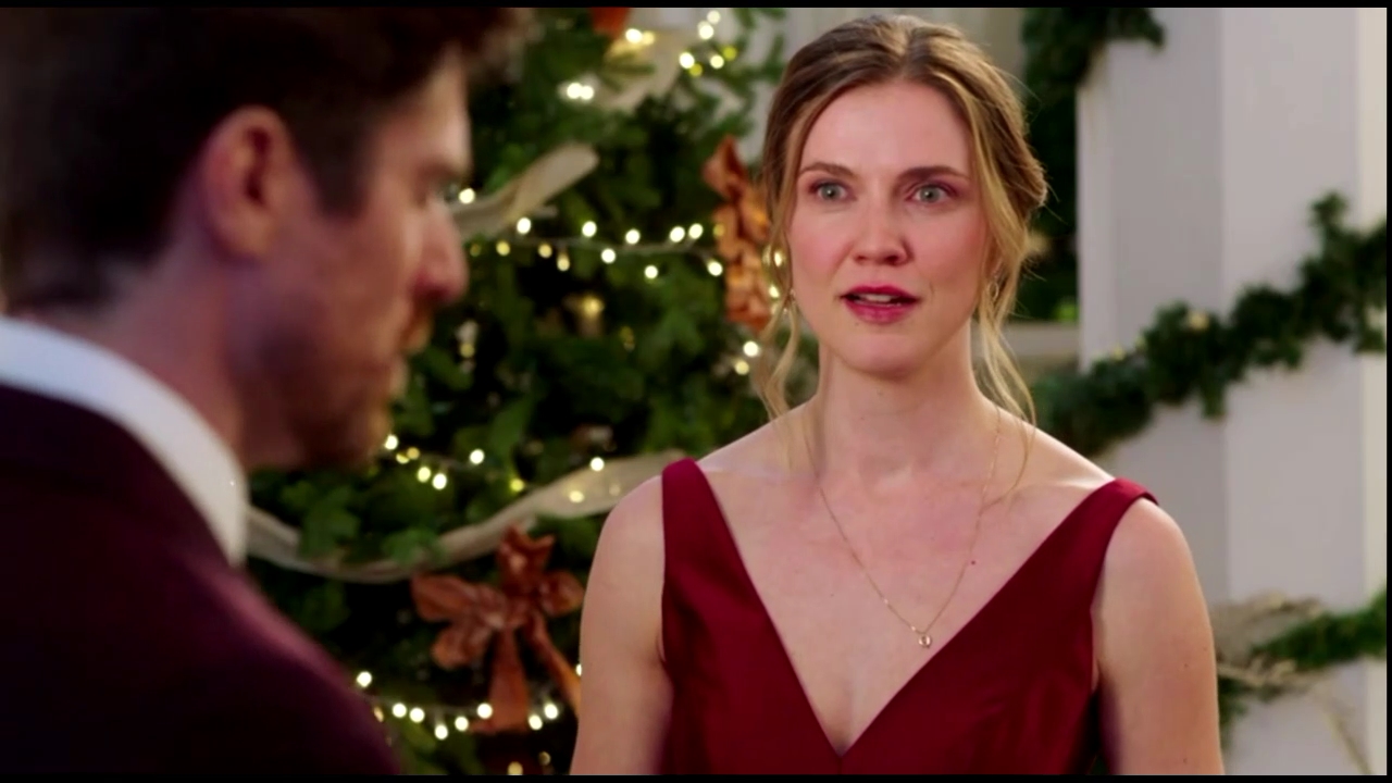 VampireDiariesWorld-CoupledUpForChristmas4861.jpg