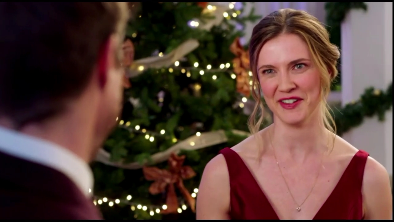 VampireDiariesWorld-CoupledUpForChristmas4881.jpg