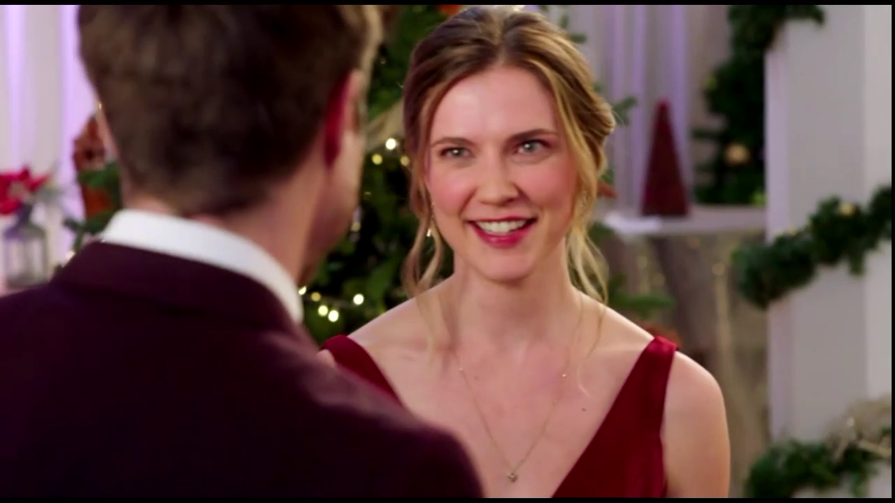 VampireDiariesWorld-CoupledUpForChristmas4882.jpg