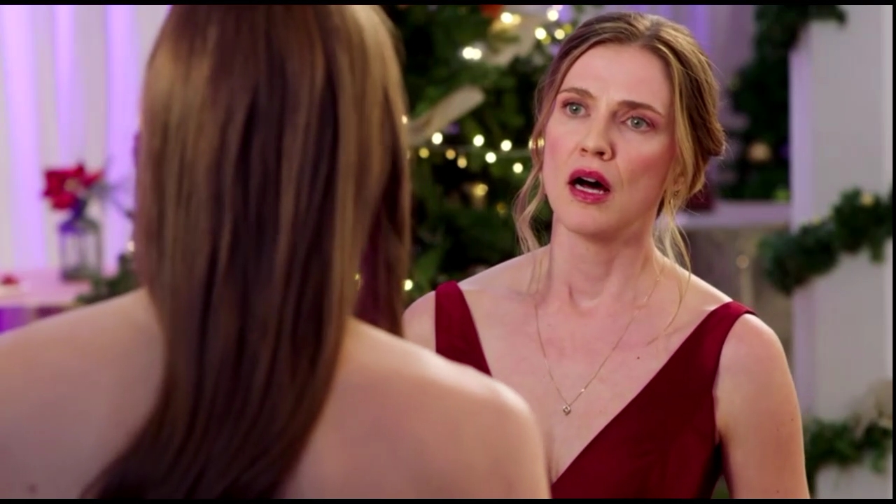 VampireDiariesWorld-CoupledUpForChristmas4888.jpg
