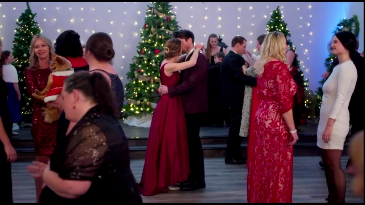 VampireDiariesWorld-CoupledUpForChristmas5038.jpg