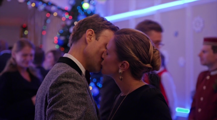 VampireDiariesWorld-dot-nl_TheChristmasTemp5180.jpg