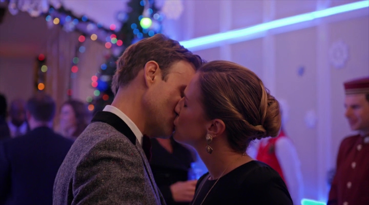 VampireDiariesWorld-dot-nl_TheChristmasTemp5181.jpg