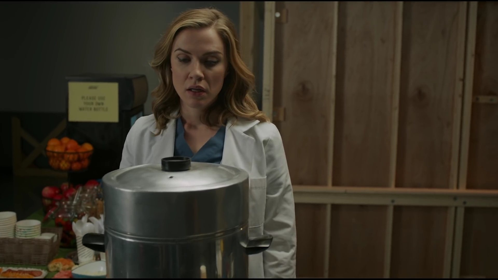VampireDiariesWorld-dot-nl_HospitalShow1x02-00410.jpg