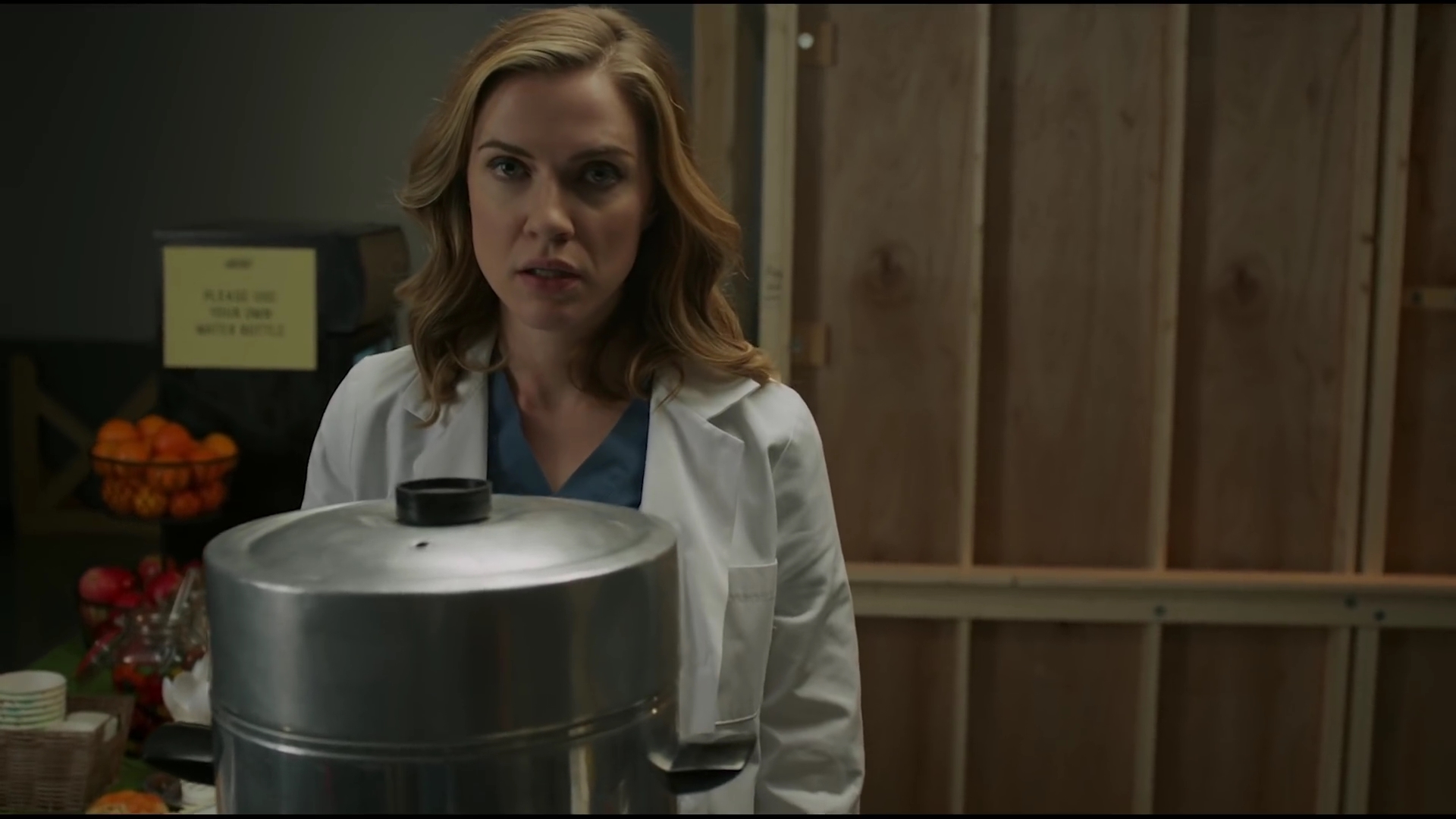 VampireDiariesWorld-dot-nl_HospitalShow1x02-00411.jpg