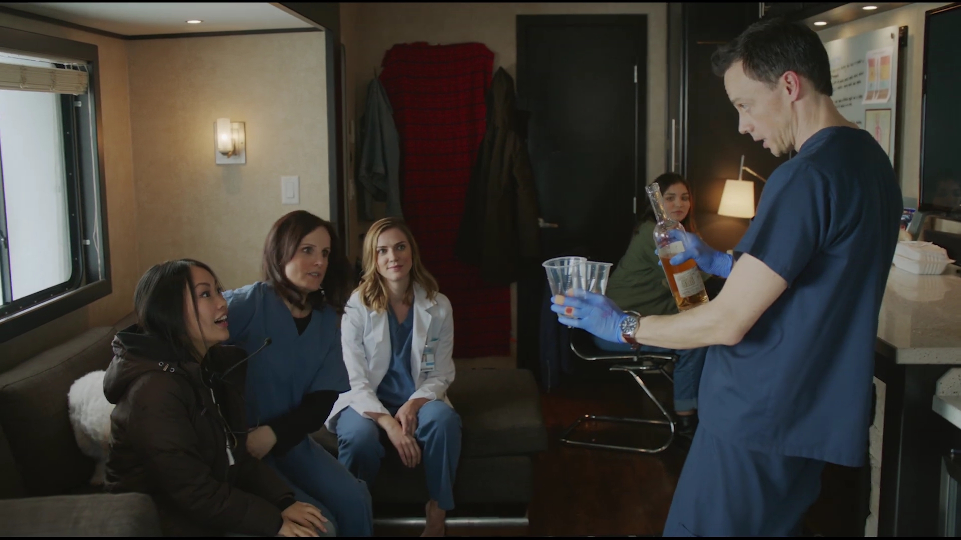 VampireDiariesWorld-dot-nl_HospitalShow1x04-0229.jpg