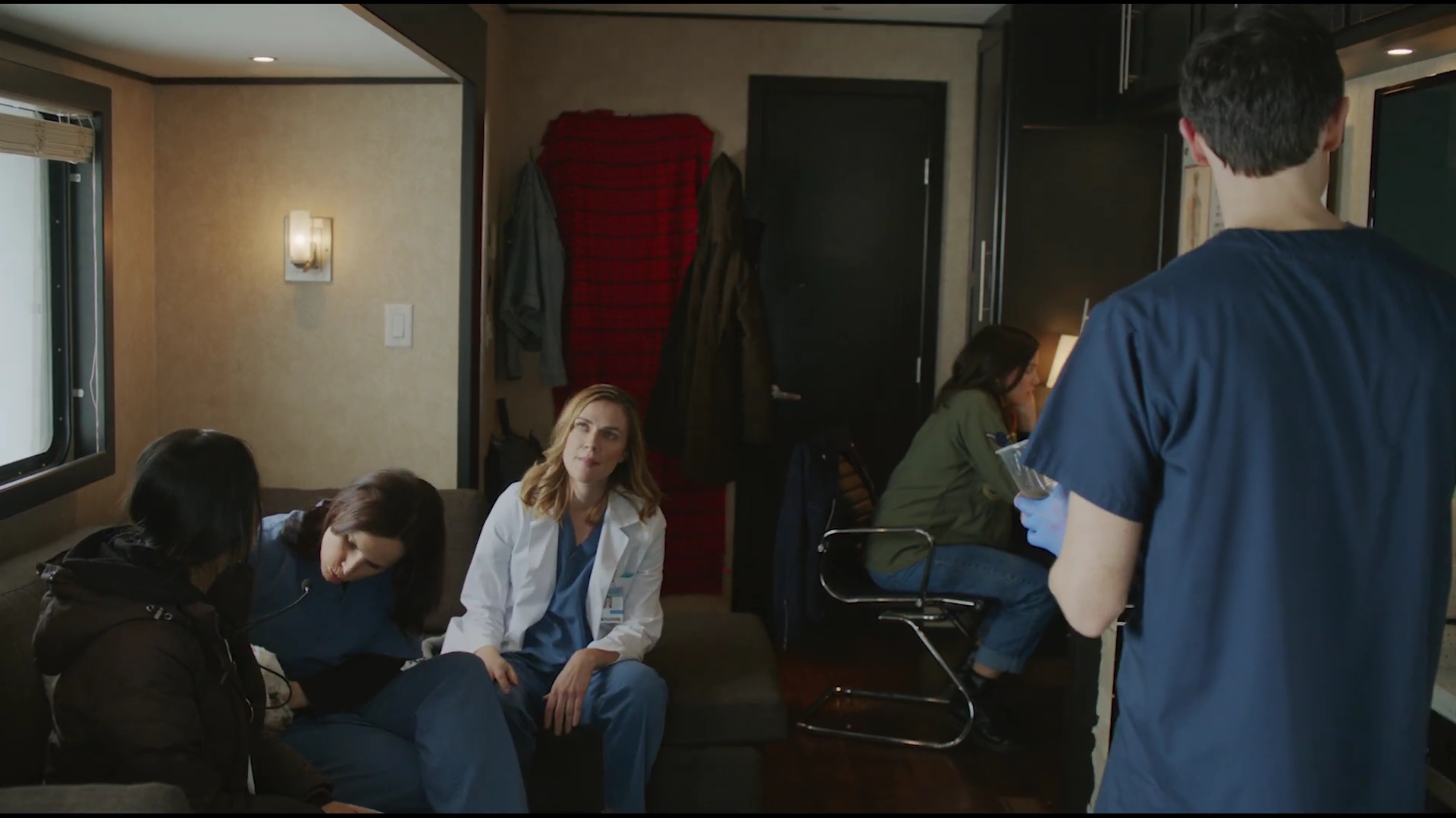 VampireDiariesWorld-dot-nl_HospitalShow1x04-0235.jpg