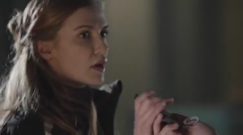VampireDiariesWorld-dot-org_PrimevalNewWorldS01E01-1126.jpg