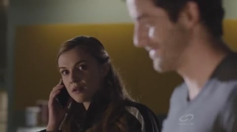 VampireDiariesWorld-dot-org_PrimevalNewWorldS01E01-1142.jpg
