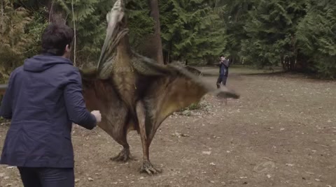 VampireDiariesWorld-dot-org_PrimevalNewWorldS01E01-2112.jpg