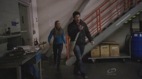 VampireDiariesWorld-dot-org_PrimevalNewWorldS01E02-1944.jpg