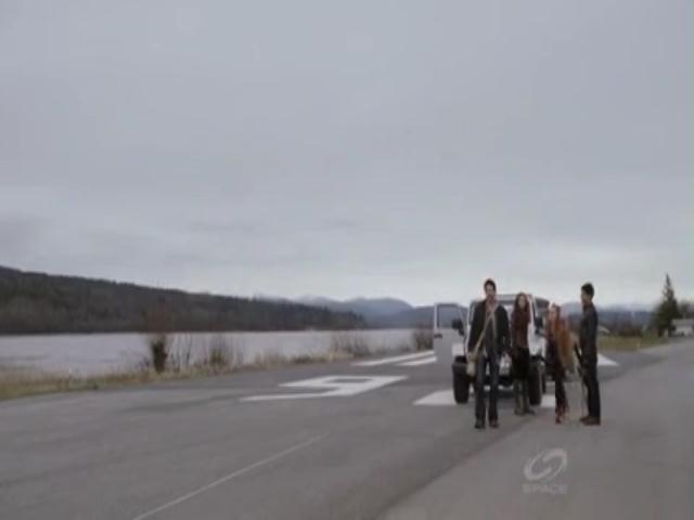 VampireDiariesWorld-dot-org_PrimevalNewWorldS01E03-0305.jpg