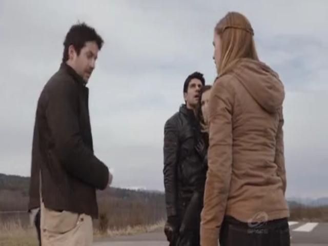 VampireDiariesWorld-dot-org_PrimevalNewWorldS01E03-2530.jpg
